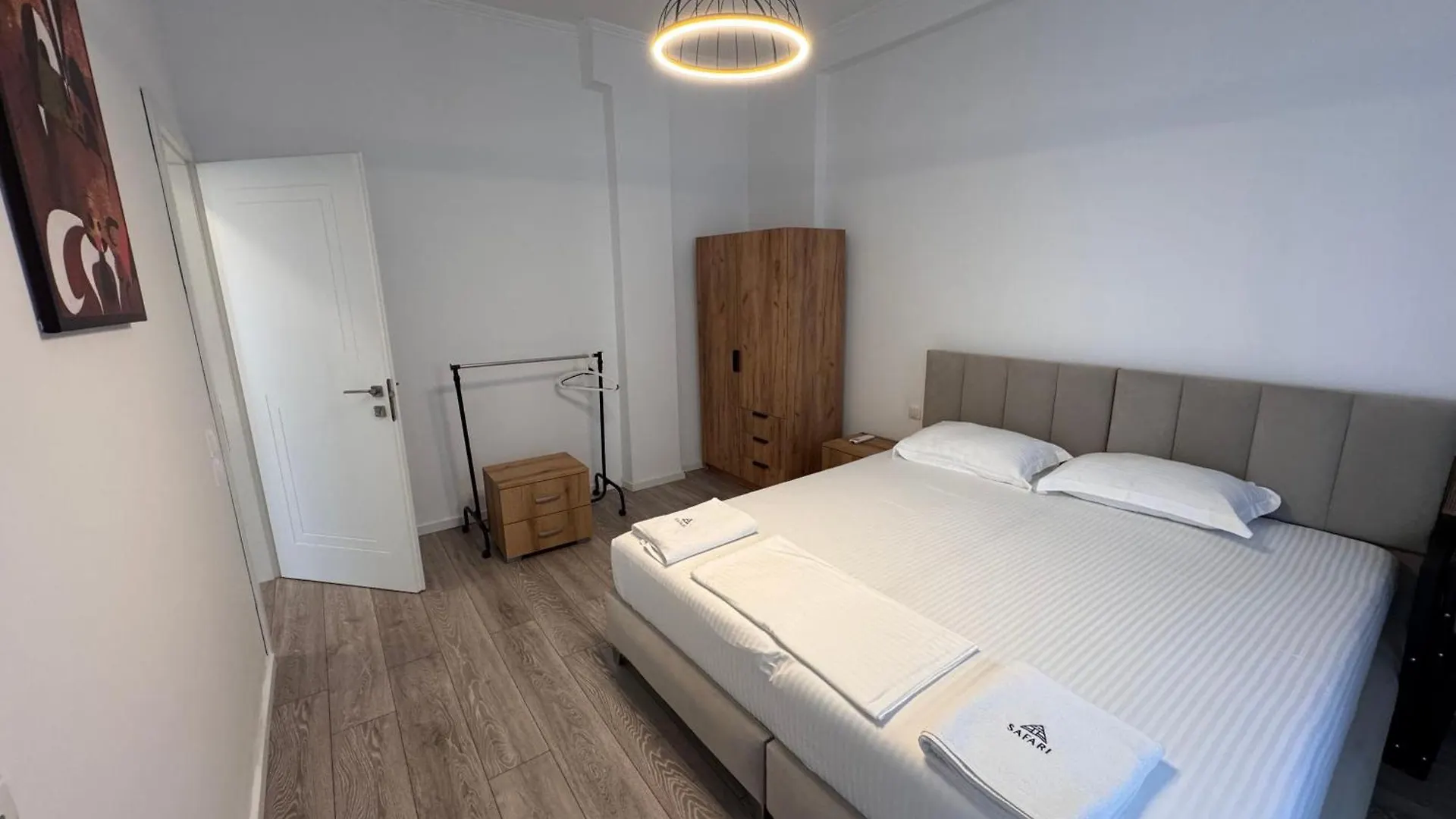 ホテル Airstay Seaview Saranda