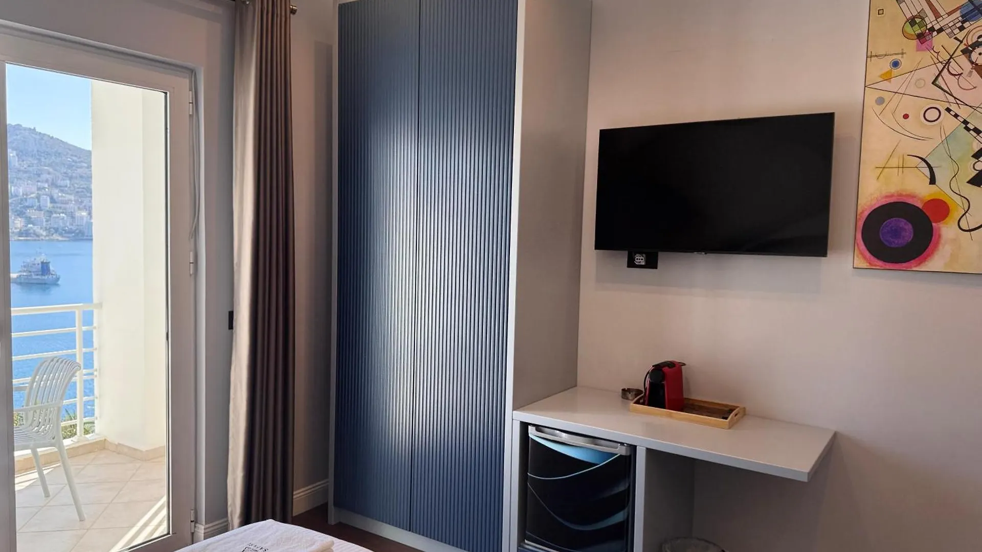 Airstay Seaview Saranda ホテル