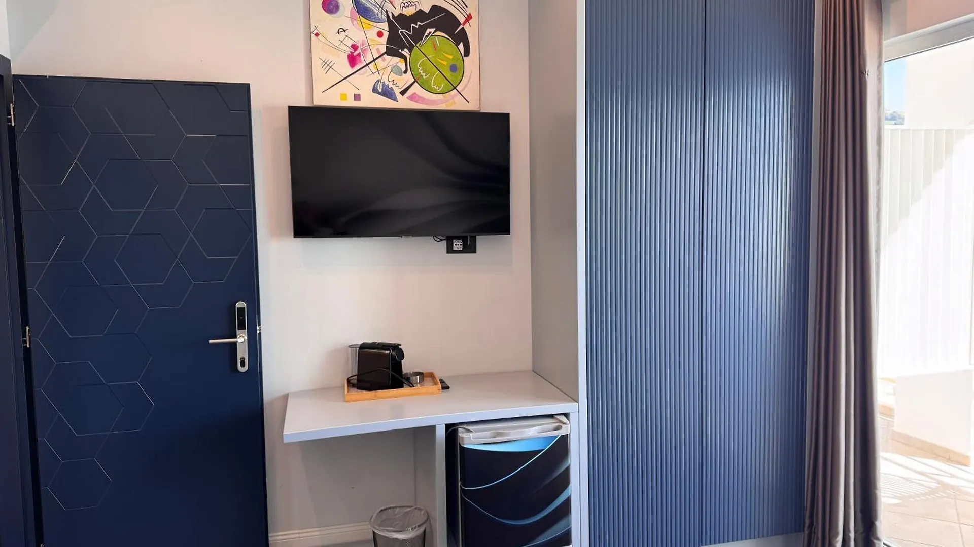 ホテル Airstay Seaview Saranda