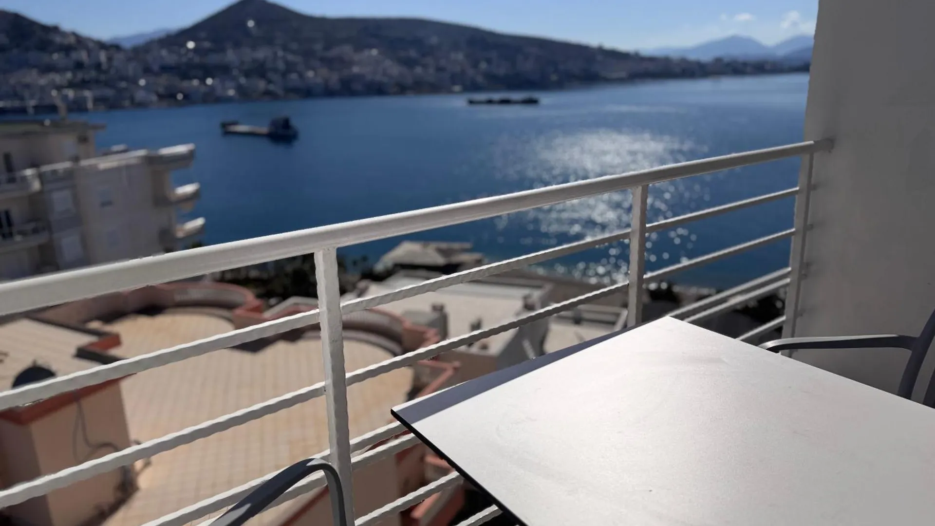 Airstay Seaview Saranda ホテル